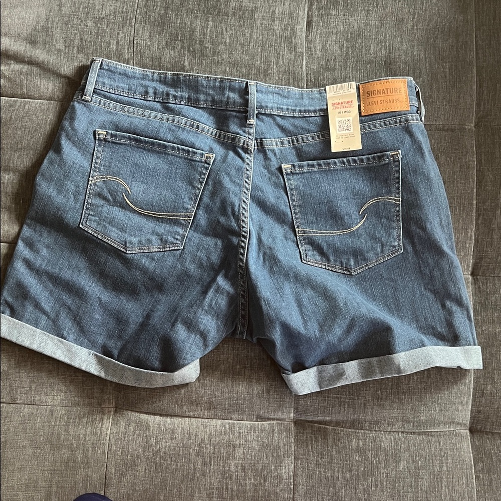 Levi Strauss Signature Classic Blue Jean Shorts - Picture 3 of 4